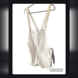 White coverall jean shorts  blank NYC  size 32